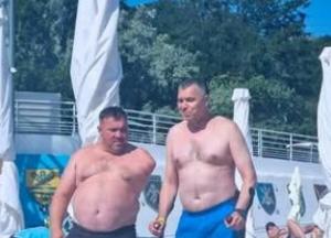 Драматург і художник, що втратили кінцівки, допомагають ЗСУ та нагадують про силу гумору