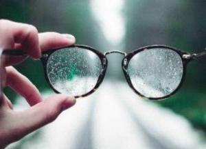 Врачи назвали болезни, которые могут привести к потере зрения