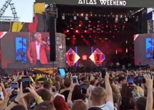 На бис и без протестов: Валерий Меладзе выступил на Atlas Weekend (видео)