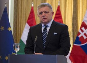 "Тобі тут не раді": в аеропорту Брюсселя зламали літак Фіцо, який прилетів на саміт ЄС (фото)