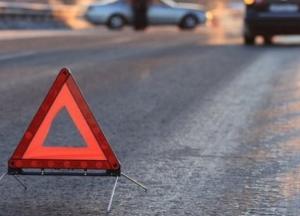 В Киеве девушка на Porsche протаранила ряд машин (видео)