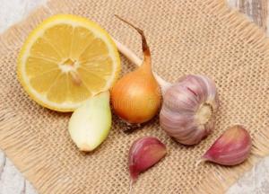 Медики назвали первые симптомы рака кишечника 