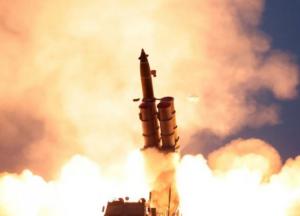 Северная Корея запустила три ракеты в сторону Японского моря (фото)