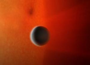 Ученые нашли редкую раскаленную экзопланету, на которой год длится 18 часов 