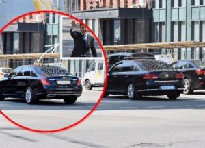 В кортеже Зеленского появился еще один автомобиль (фото)