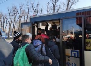 В Киеве для общественного транспорта введено оперативное положение