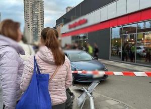 ДТП в Броварах: п'яний чиновник збив групу людей, постраждала дитина (відео, фото)