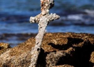 Дайвер нашел 900-летний меч крестоносца у побережья Израиля