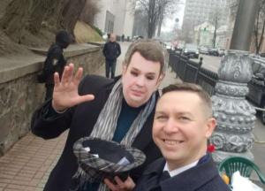 Под стенами Верховной Рады заметили «Сытника», собирающего деньги