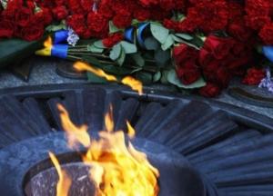 В Украине сегодня День скорби и чествования памяти жертв войны