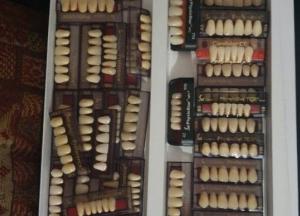 Украинец из Польши пытался незаконно провезти искусственные зубы