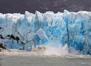 Гренландия планирует продавать воду тающих ледников