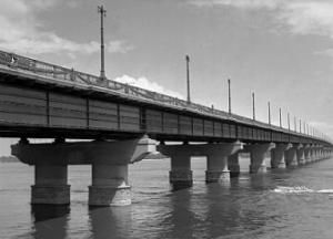 "Кличко чекає, коли міст Патона впаде в Дніпро з сотнями жертв": науковці просять у Свириденко порятунку (відео)