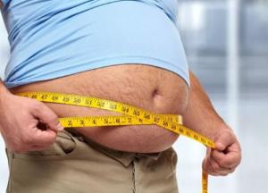 Ученые назвали опасный для сердца объем талии у мужчин и женщин