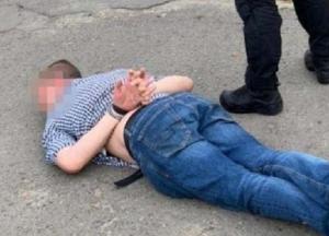 В Киеве полицейского задержали за торговлю наркотиками (фото)