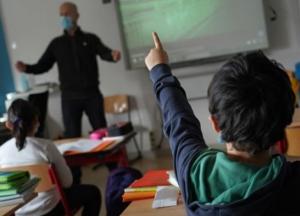 Киев определился с форматом работы школ и детсадов: полный список ограничений