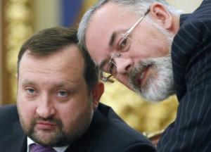 Евросоюз исключил Арбузова и Табачника из санкционного списка