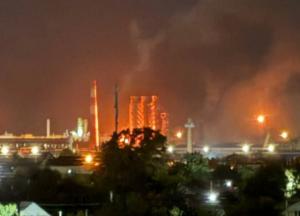 Просмажка у Росії: атаковано один із ключових НПЗ півдня Росії (відео)