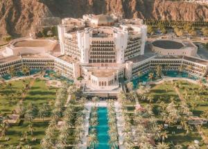 Зеленского засекли на берегу Омана в 5-звездочном отеле