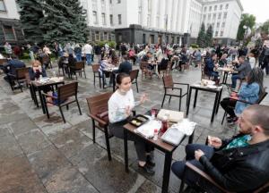 Киев начал оживать после жесткого карантина (фото)