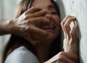 В Херсоне мужчина пытался изнасиловать несовершеннолетнюю