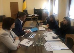 Проблема с детсадами в Украине: для 34 тысяч детей нет мест