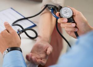 Медики назвали продукты, которые гипертоникам употреблять категорически не рекомендуется