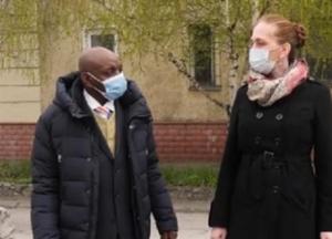 Скандал в Запорожье: таксист отказался везти темнокожего пассажира