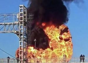 У Тамбовській області палають 30 вагонів з паливом: відео гігантського вогняного гриба