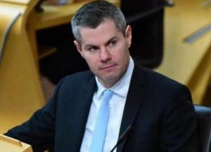 Министр ушел в отставку из-за переписки с 16-летним юношей