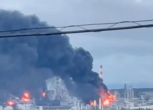 НПЗ "Лукойл" в Кстово атакували вже 14-й раз: так він виглядає після нічної атаки (відео)