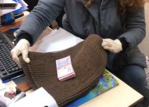 В Киеве чиновницу фонда соцзащиты разоблачили на взятке (фото)