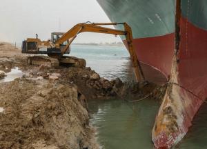 Затор в Суэцком канале: мировая торговля теряет 400 млн долларов в час