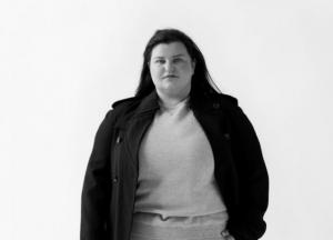 Певица Alyona Alyona удивила поклонников снимком в бассейне (фото)