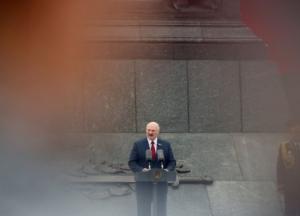 Лукашенко расширил права силовиков на применение оружия