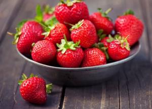 Врачи рассказали, как клубника может навредить здоровью