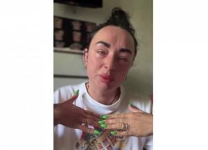 "Мамо, мені страшно!": блогерка посадила за кермо 14-річного похресника, щоб зʼїздити за пивом (відео)