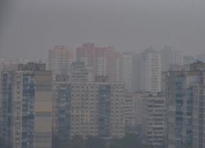 Сильний смог з’явився над Києвом: буквально нічим дихати (відео)