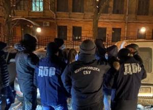  Задержан мошенник, который "продавал" должность в Офисе президента за 200 тысяч долларов (фото)