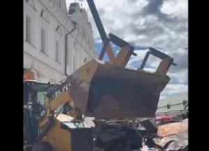 Перший секретар Данського посольства відвідав місце атаки на Києво-Печерську лавру