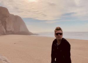 Известного украинского певца "украли инопланетяне" (видео)