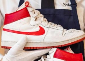 Первые кроссовки Nike, созданные для Джордана, продали за $1,47 млн