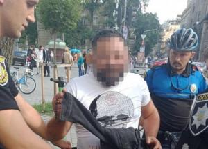 Во Львове мужчина устроил стрельбу в кафе