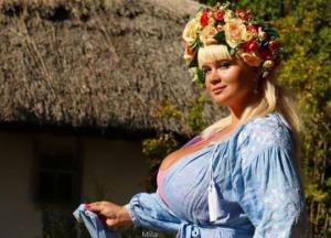 Украинская модель с 13 размером груди дебютирует в ММА (фото)