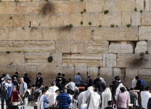 В интернете появился сайт Стены Плача, где можно оставить виртуальную записку с просьбой