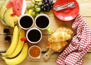 Медики назвали продукты, которые вредно есть на голодный желудок