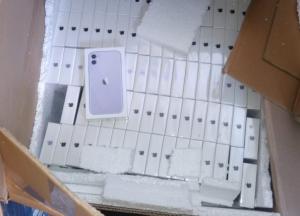 Вез партию гаджетов Apple на 17 миллионов: пограничники поймали контрабандиста