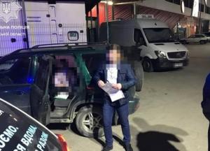 Во Львове полиция остановила машину с 14-летней девочкой за рулем