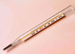 Медики рассказали, о каких болезнях предупреждает низкая температура 