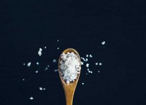 Медики предупредили об опасности дефицита соли в организме